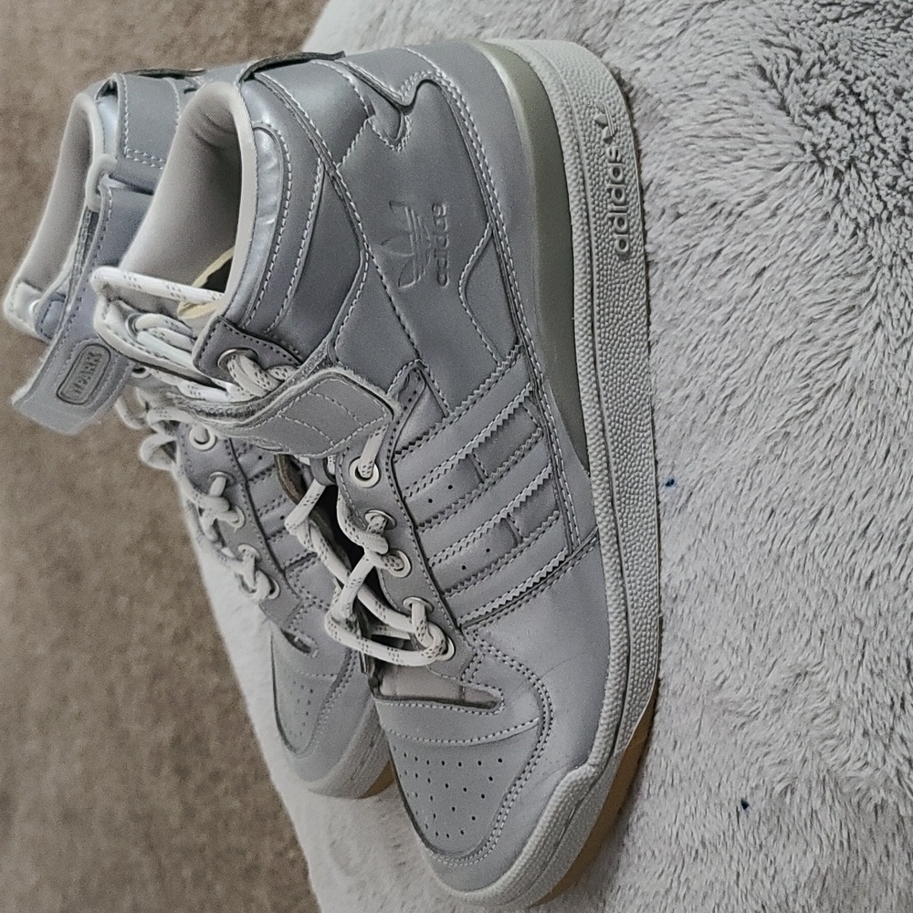 Shoes - Picture 3 of 7